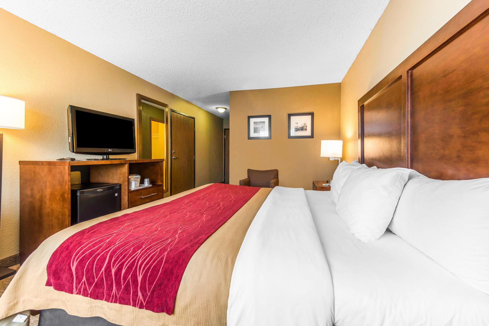 Comfort Inn & Suites Hays I-70 מראה חיצוני תמונה