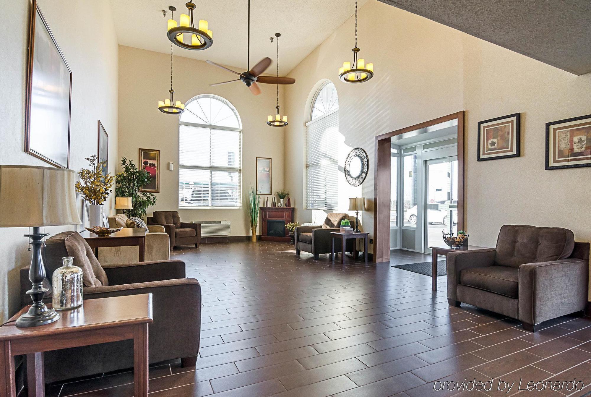Comfort Inn & Suites Hays I-70 מראה חיצוני תמונה
