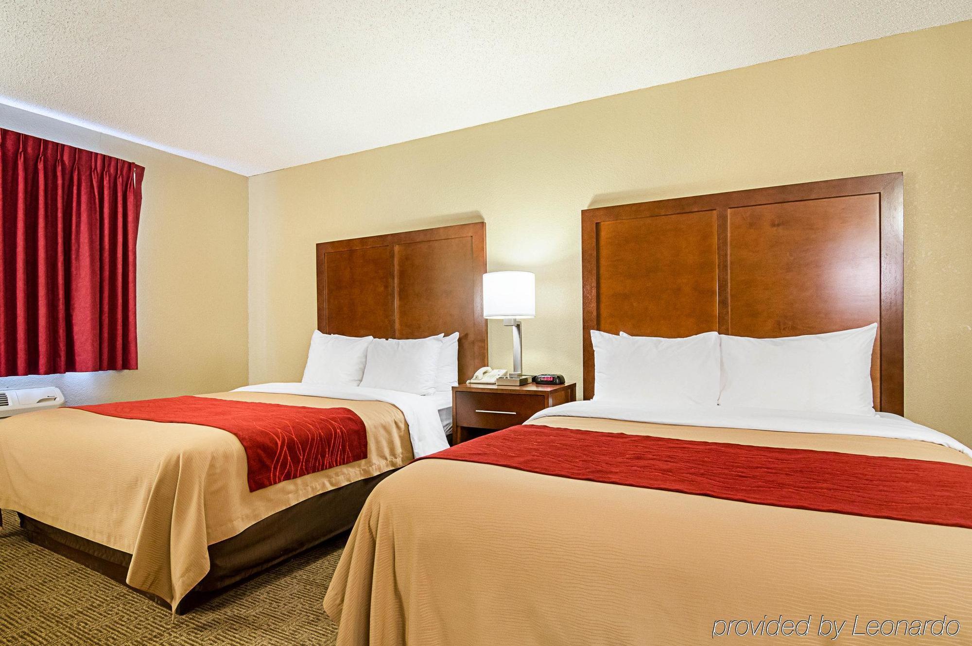 Comfort Inn & Suites Hays I-70 מראה חיצוני תמונה