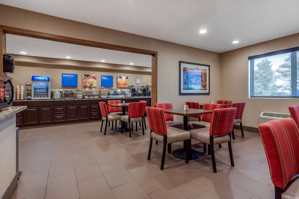 Comfort Inn & Suites Hays I-70 מסעדה תמונה
